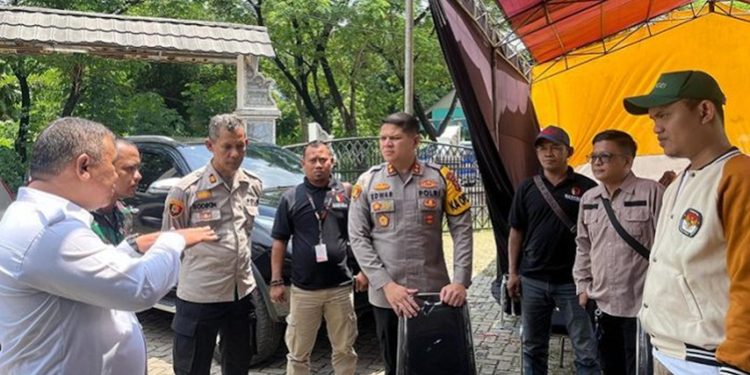 Pastikan Proses Rekapitulasi Suara Berlangsung Aman, Kapolres Purwakarta Pantau ke Tiap Kecamatan