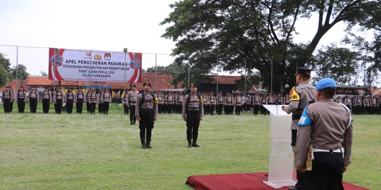 Kapolres Purwakarta Pimpin Apel Pergeseran Pasukan Pengamanan Pemungutan dan Penghitungan Surat Suara Pemilu 2024