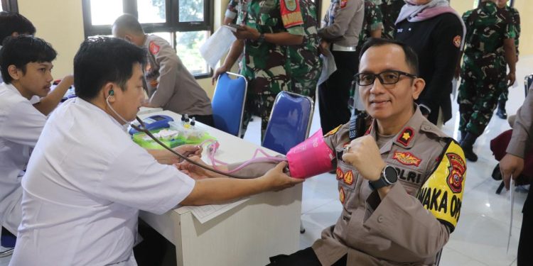 Sambut Hari Bhayangkara ke-78, Polres Purwakarta Gelar Bakti Kesehatan Donor Darah