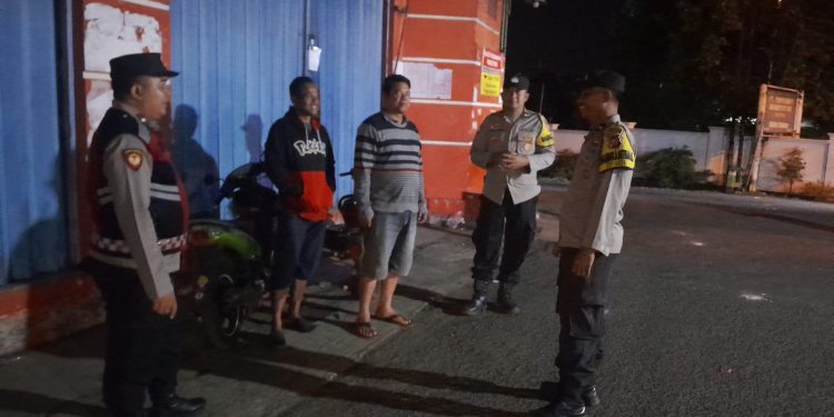 Tingkatkan Patroli KRYD Malam, Polsek Cibatu Pastikan Situasi Kondusif di Wilayah Binaannya