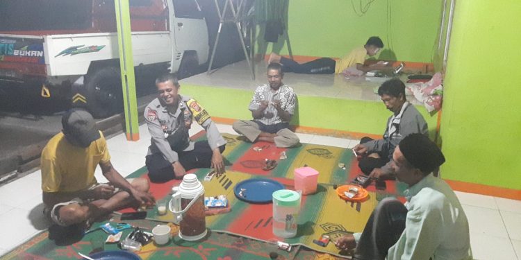 Melalui Sambang, Bhabinkamtibmas Polsek Cibatu Ajak Warga Wujudkan Kamtibmas Kondusif
