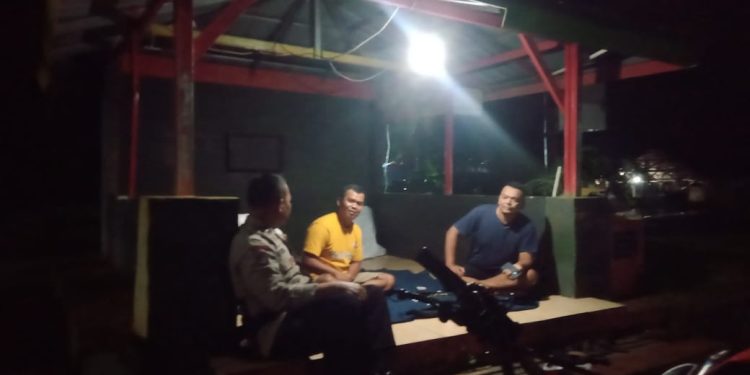 Bhabinkamtibmas Desa Pasawahan Kidul Kontrol Dan Cek Pos-Pos Ronda Di Wilayah Binaanya