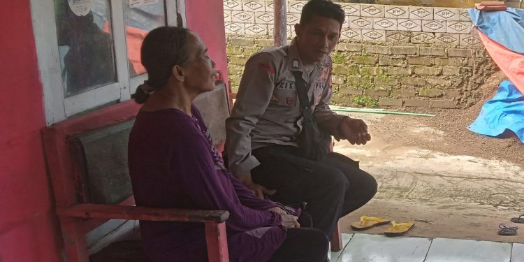 Sambang Warga Bhabinkamtibmas Polsek Kiarapedes