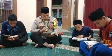 Polsek Cibatu Tadarus Al-Qur’an Bersama Warga di Bulan Suci Ramadhan 1446 H