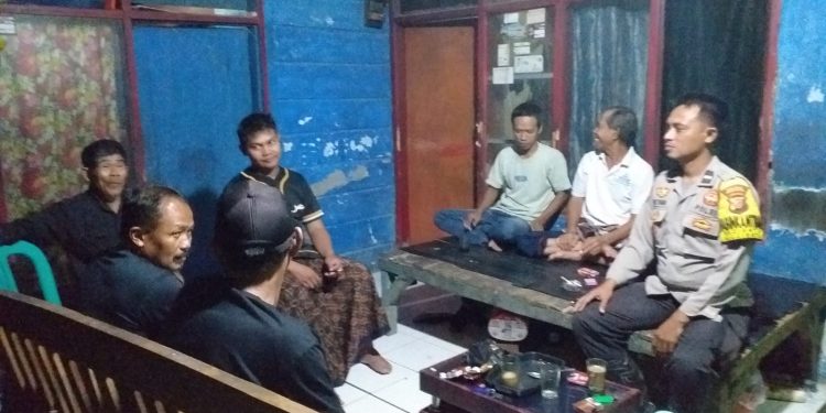 Ops Pekat Lodaya 2025, Bhabinkamtibmas Polsek Cibatu Ajak Warga Waspada 3C