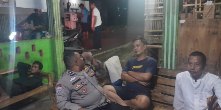 Laksanakan Sambang DDS Menemui Warga Bhabinkamtibmas Desa Gurudug Sampaikan Pesan Kamtibmas