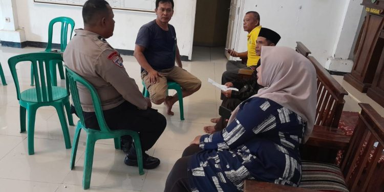 Bhabinkamtibmas Polsek Pasawahan Jalin Silaturahmi Dengan Tokoh Pemuda Desa Gurudug
