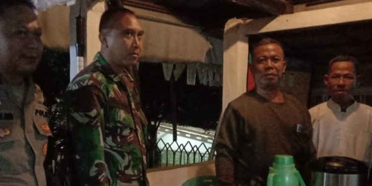 Bhabinkamtibmas Polsek Campaka Laksanakan Kontrol Petugas Ronda Antisipasi Kejahatan Selama Bulan Ramadhan