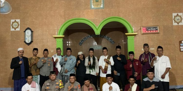 Bhabinkamtibmas Polsek Cibatu Himbau Anak-Anak Agar Tidak Perang Sarung dan Menyalakan Petasan