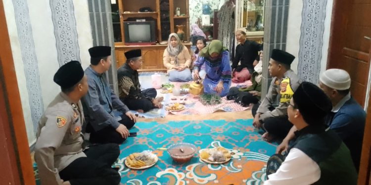 Polsek Wanayasa Gelar Buka Puasa Bersama Warga, Pererat Kebersamaan