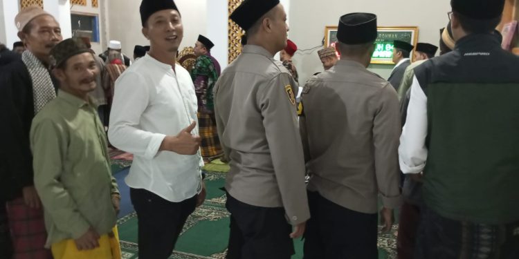 Polsek Wanayasa Gelar Tarawih Keliling di Masjid Ar-Rohman