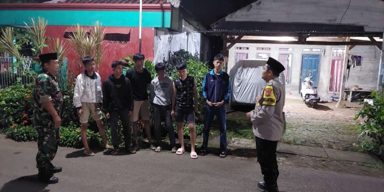 Bhabinkamtibmas dan Babinsa Desa Cipinang Patroli Malam, Cegah Sahur On The Road dan Gangguan Kamtibmas