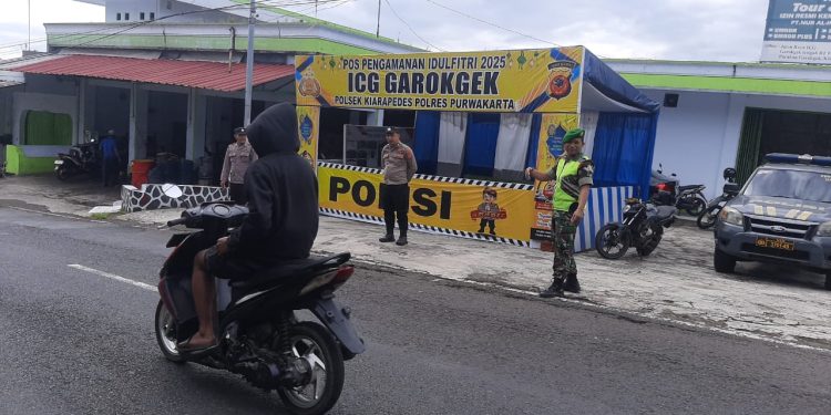 Ops Ketupat Lodaya 2025 Pos PAM ICG Garokgek Polsek Kiarapedes Polres Purwakarta Siap Berikan Pelayanan untuk para Pemudik