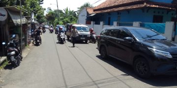 Mobil Bak Terbuka Angkut Penumpang Anggota Pos Gatur Cihideung Operasi Ketupat Lodaya 2025 Polsek Pasawahan Beri Teguran Kepada Sopir