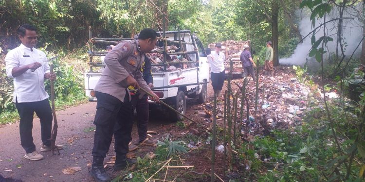 Tekan Potensi Kriminalitas, Bhabinkamtibmas Polsek Cibatu Ajak Warga Aktifkan Kembali Siskamling