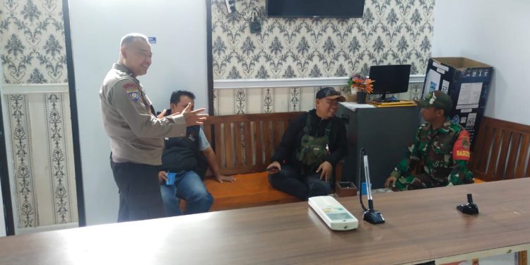 Pasca Lebaran, Bhabinkamtibmas Desa Cijunti Jalin Silaturahmi dengan Warga Binaan