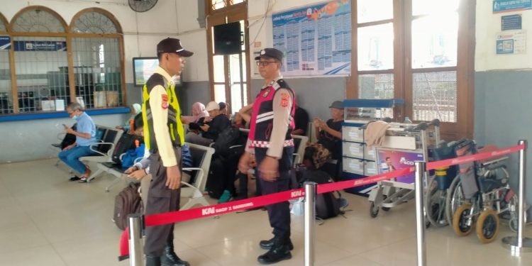 Polsek Purwakarta Kota Tingkatkan Patroli Perintis di Stasiun Kereta Api