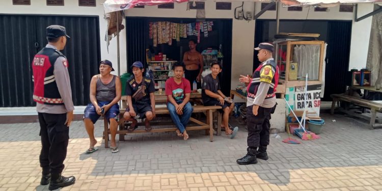 Polsek Cibatu Patroli ke BRI dan SPBU, Pastikan Situasi Aman dan Kondusif