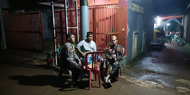 Pererat Silaturahmi, Bhabinkamtibmas Polsek Bungursari Polres Purwakarta Laksanakan Sambang Malam ke Tokoh Agama
