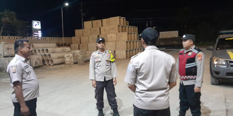 Polsek Cibatu Gencar Patroli, Dekatkan Diri dengan Warga