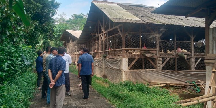 Bhabinkamtibmas Desa Raharja Bersama Forkopimcam Berikan Penyuluhan kepada Kelompok Peternak Bebek