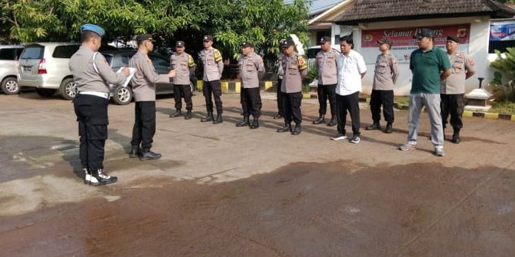Kapolsek Campaka Pimpin Apel Pagi, Tekankan Kesiapan Pengamanan Hari Buruh Nasional