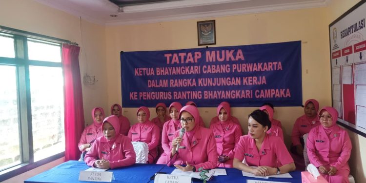 Ketua Bhayangkari Cabang Purwakarta Laksanakan Kunjungan Kerja ke Ranting Campaka