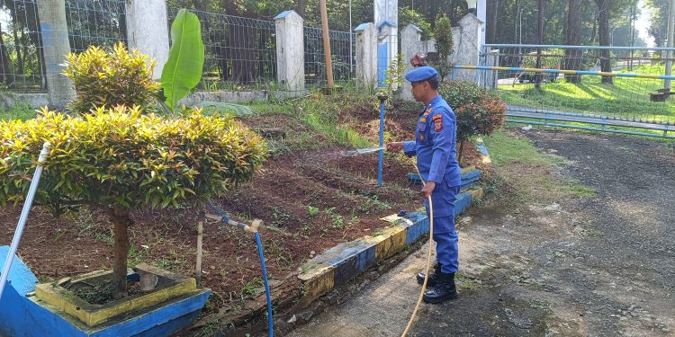 Sat Polairud Polres Purwakarta Manfaatkan Lahan Kosong Untuk Bercocok Tanam