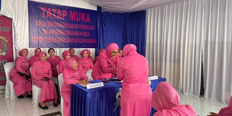 Bhayangkari Ranting Wanayasa Terima Kunjungan Kerja Ketua Bhayangkari Cabang Purwakarta