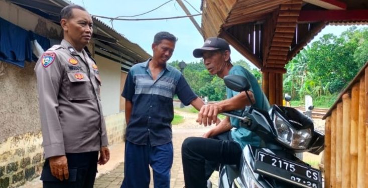 Bhabinkamtibmas Desa Mekargalih Beri Arahan kepada Pelajar Terlibat Tawuran