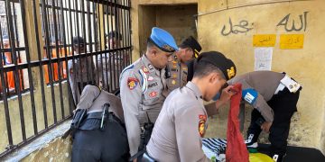Cegah Barang Berbahaya, Polres Purwakarta Geledah Ruang Tahanan