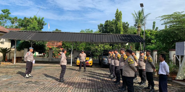 Kanit Binmas Polsek Cibatu Pimpin Apel, Tegaskan Bhabinkamtibmas Tangani Gangguan dari Premanisme dan Pungli di Perusahaan