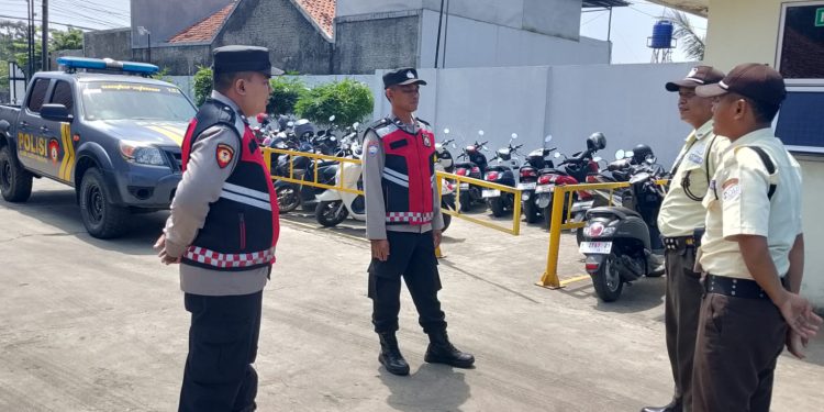 Cegah Pungli, Polsek Cibatu Patroli ke Perusahaan dan Imbau Waspada Premanisme