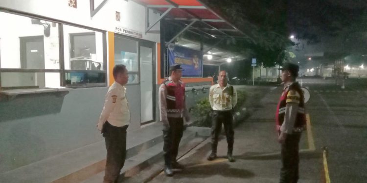 Polsek Cibatu Sampaikan Pesan Kamtibmas Kepada Security Perusahaan