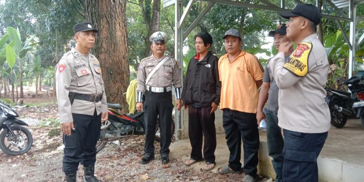 Anjangsana, Bhabinkamtibmas Polsek Bungursari Polres Purwakarta Jalin Kedekatan dengan Warga
