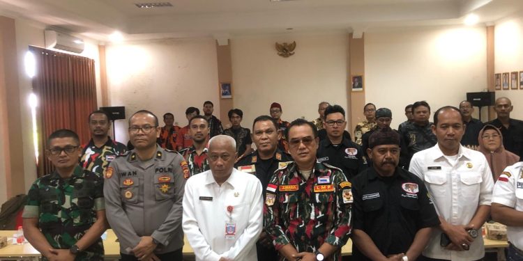 Wakili Kapolres Purwakarta, Dr. H. Iwan Rasiwan Paparkan Secara Komprehensif Peran dan Larangan Ormas di Bimtek Kesbangpol