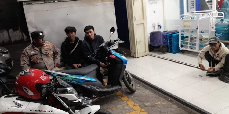 Bhabinkamtibmas Desa Bungurjaya Polsek Pasawahan Himbau Warga Terkait Premanisme