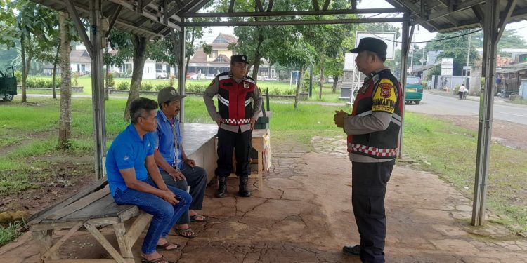 Polsek Cibatu Himbau Warga Waspadai Bahaya Judi Online