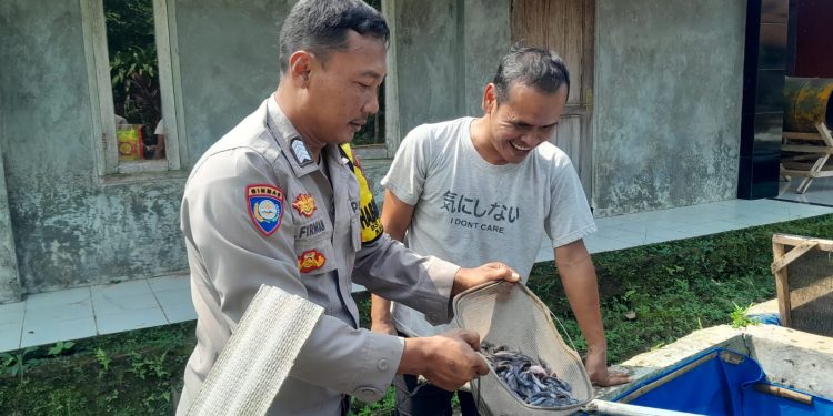 Polsek Cibatu Himbau Warga Waspadai Bahaya Judi Online