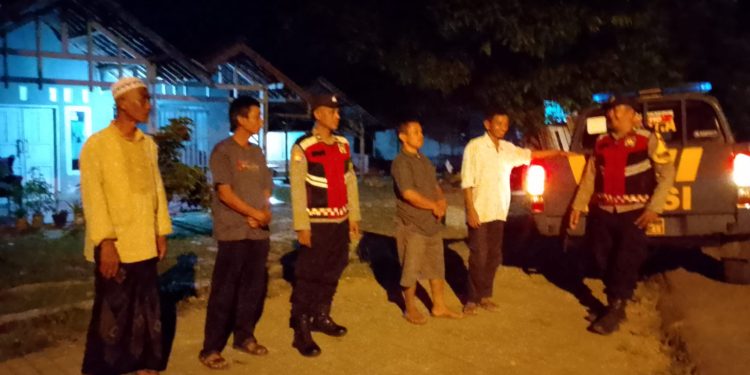 TNI-POLRI Cibatu Bersinergi Sambangi Warga, Edukasi Bahaya Judi Online