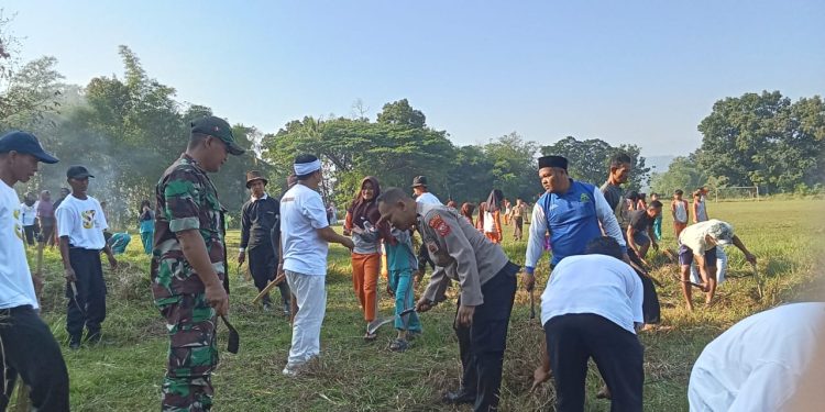Dalam menjaga keamanan desa binaan peran serta Bhabinkamtibmas Ngostek Bareng