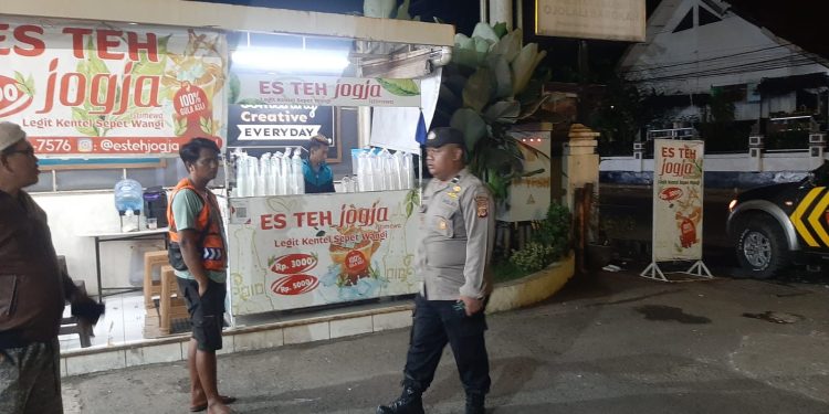 Polsek Pasawahan Rutin Laksanakan Patroli Kryd Guna Pelihara Kamtibmas Yang Kondusif Di Wilayah Pasawahan Dan Pondoksalam