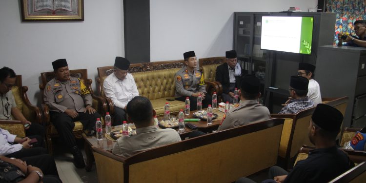 Silaturahmi Kamtibmas, Kapolres Purwakarta Datangi MUI