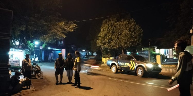 Cegah Aksi kejahatan malam hari wilayah Polsek Pasawahan dengan Patroli KRYD  cegah c3 wilayah kec.pasawahan dan kec.pondok salam patroli Rutin di Lakukan
