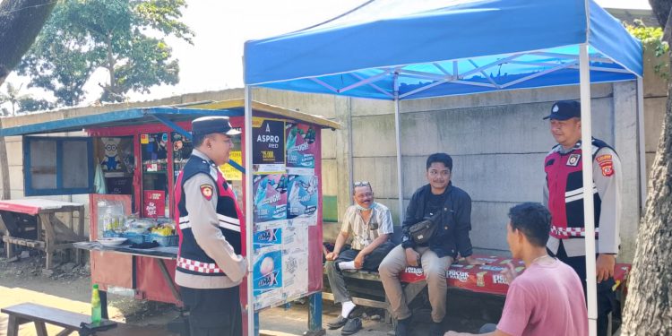 Kegiatan Humanis Polsek Cibatu Melalui Patroli KRYD