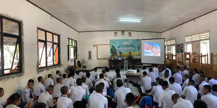Polsek Cibatu Jadi Narasumber MPLS di SMKN 1 Cibatu, Angkat Tema Bahaya NAPZA dan Pentingnya Tertib Berlalu Lintas