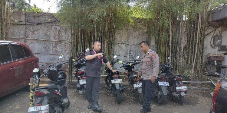 Demi terciptanya Keamanan Bhabinkamtibmas sambang Security Rs. Holistik binluh kamtibmas