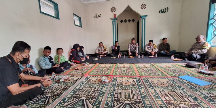 Polsek Bungursari Polres Purwakarta Hadiri Pengajian Rutin dan Santunan Anak Yatim, Tumbuhkan Rasa Kepedulian