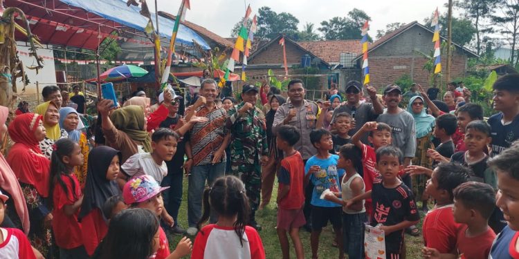 Sinergitas TNI-POLRI di Desa Cipinang Monitoring Kegiatan Lomba HUT RI ke-80