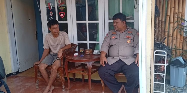 Sambang Tatap Muka Maupun Door To Door Upaya Bhabinkamtibmas Lebak Anyar Hadir Di Tengah Warganya